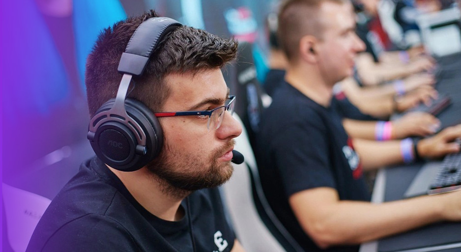 Inside the Mind of a Competitive Player